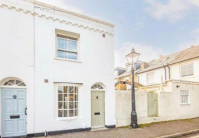 A charming Victorian 1 Bed Cottage in Richmond